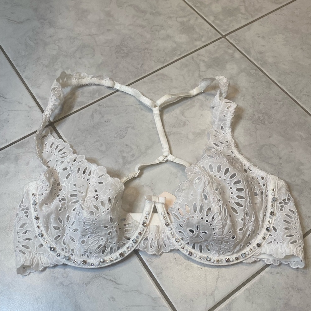 Vs bra